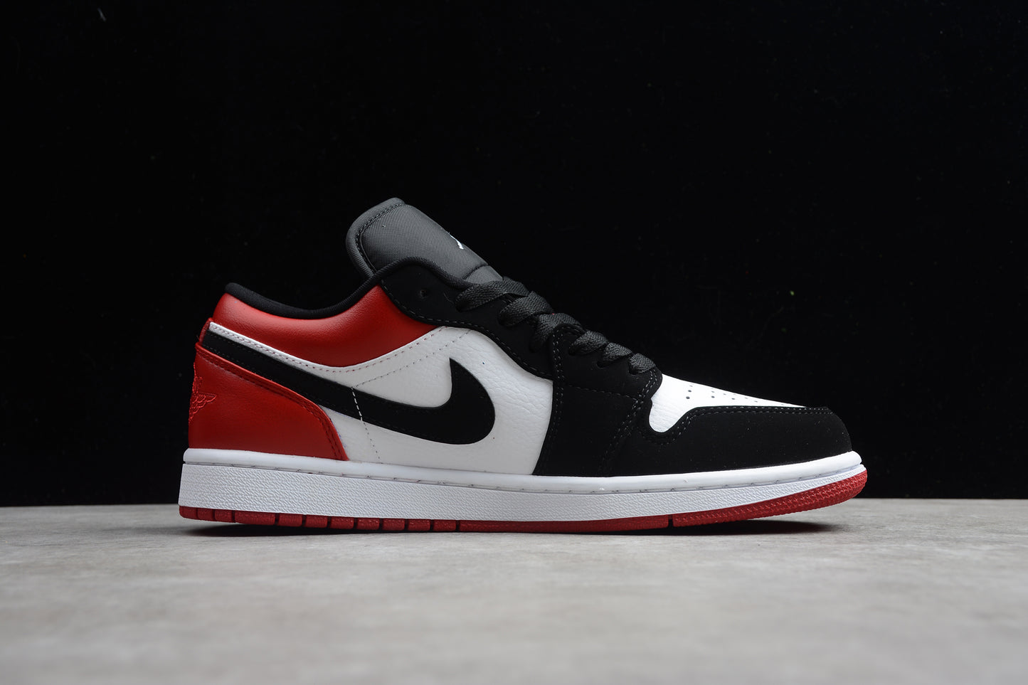 Air Jordan 1 Low "Black Toe"