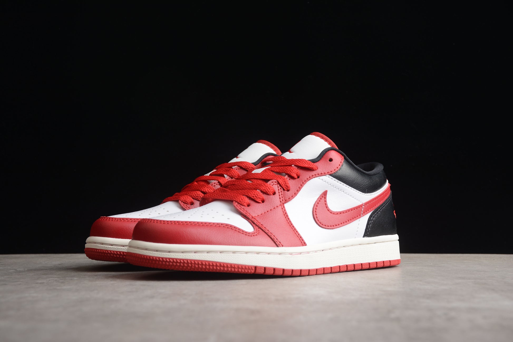 Air Jordan 1 Low "Chicago Bulls"