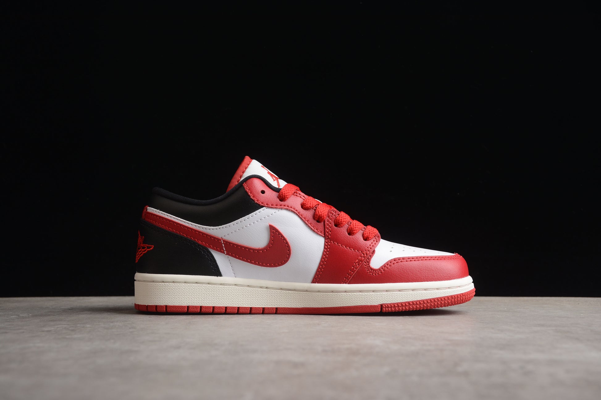 Air Jordan 1 Low "Chicago Bulls"