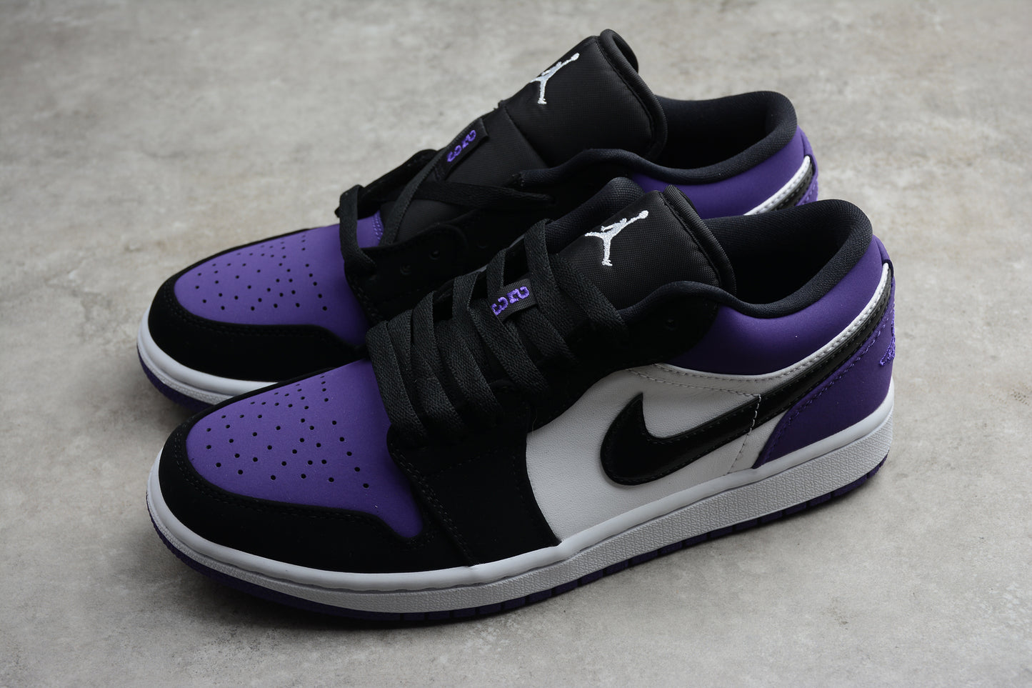 Air Jordan 1 Low "Court Purple" - 553558-125