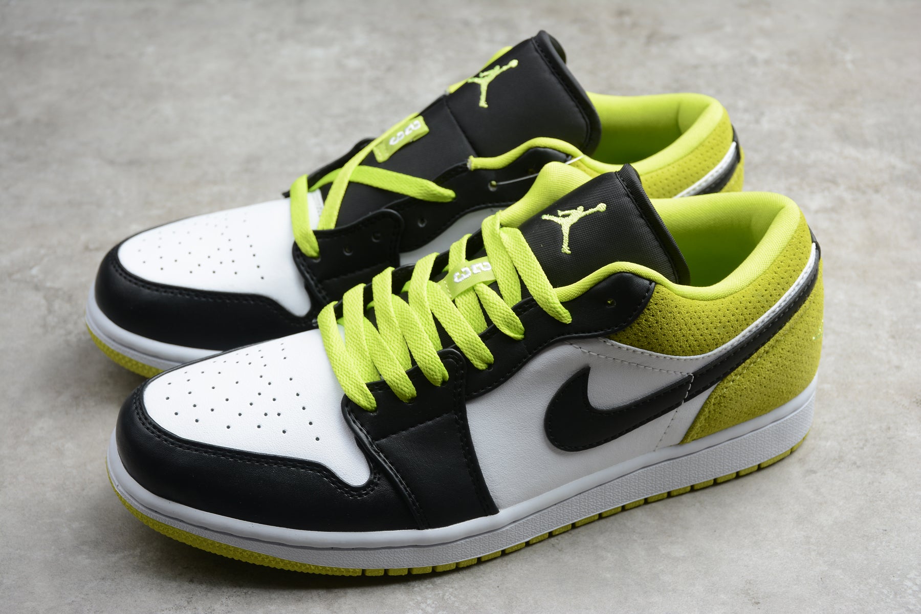 Air Jordan 1 Low "Cyber Green"