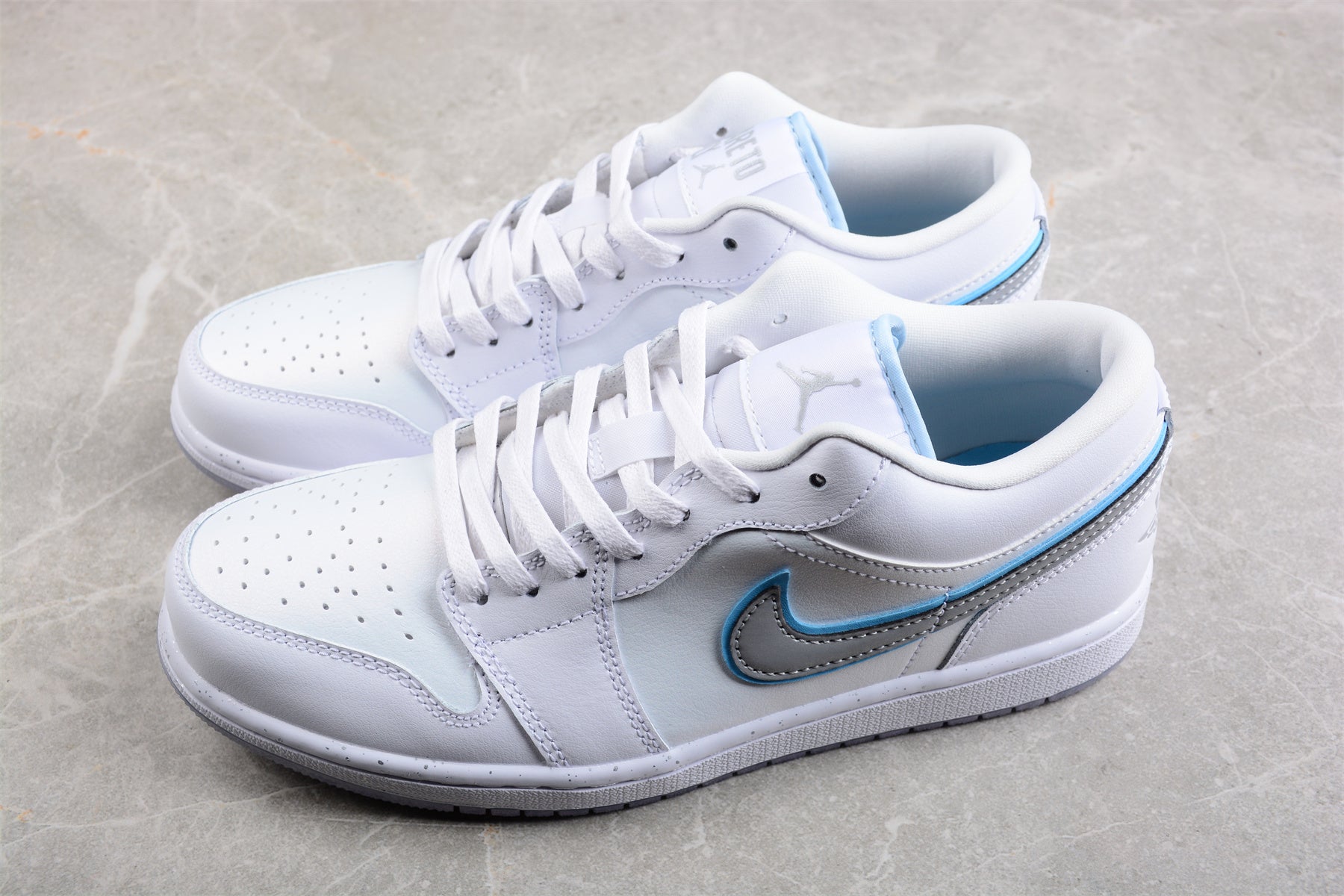 Air Jordan 1 Low "Dare To Fly"