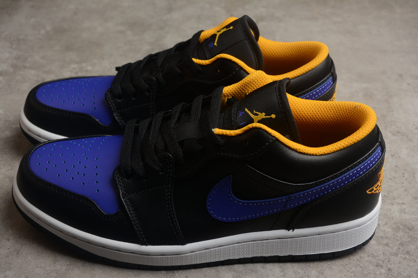 Air Jordan 1 Low "Dark Concord"