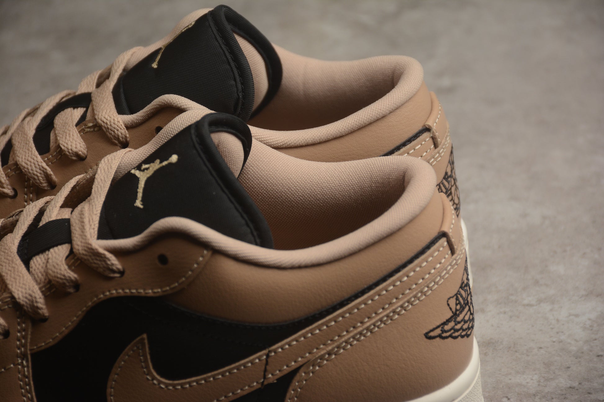 Air Jordan 1 Low "Desert"