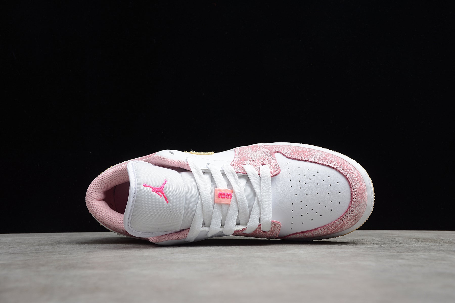 Air Jordan 1 Low GS "Strawberry Ice Cream"