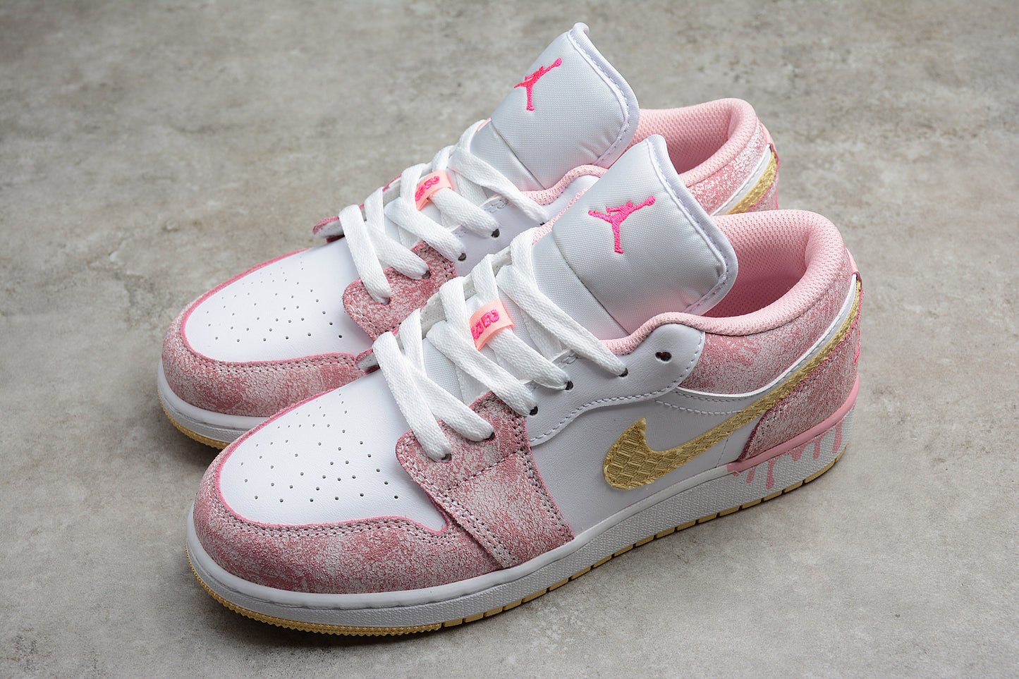Air Jordan 1 Low GS "Strawberry Ice Cream"