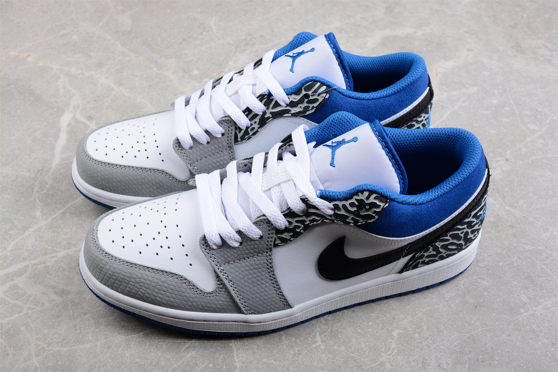 Air Jordan 1 Low "Light Smoke Grey & Dark Marina Blue"