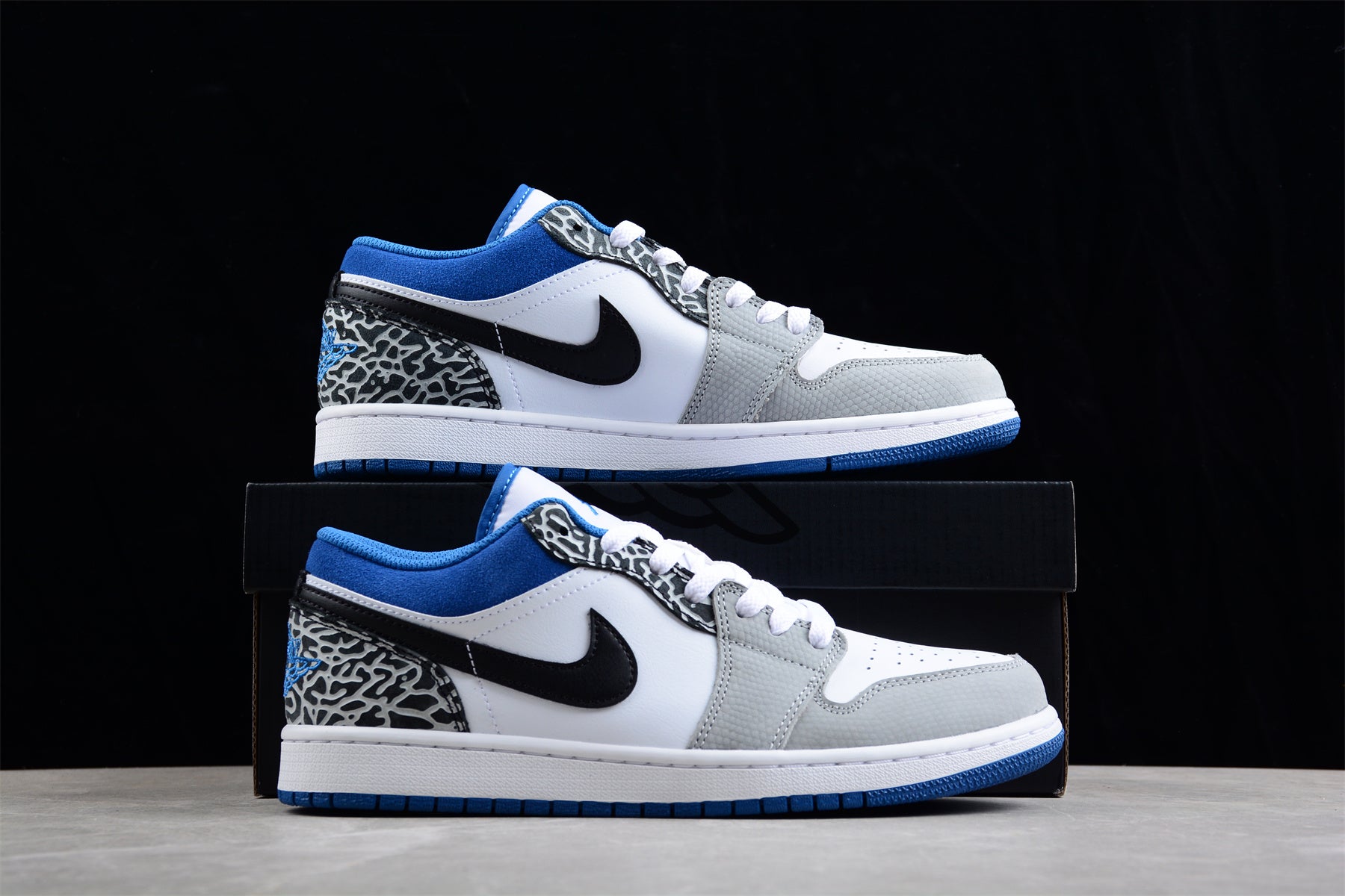 Air Jordan 1 Low "Light Smoke Grey & Dark Marina Blue"