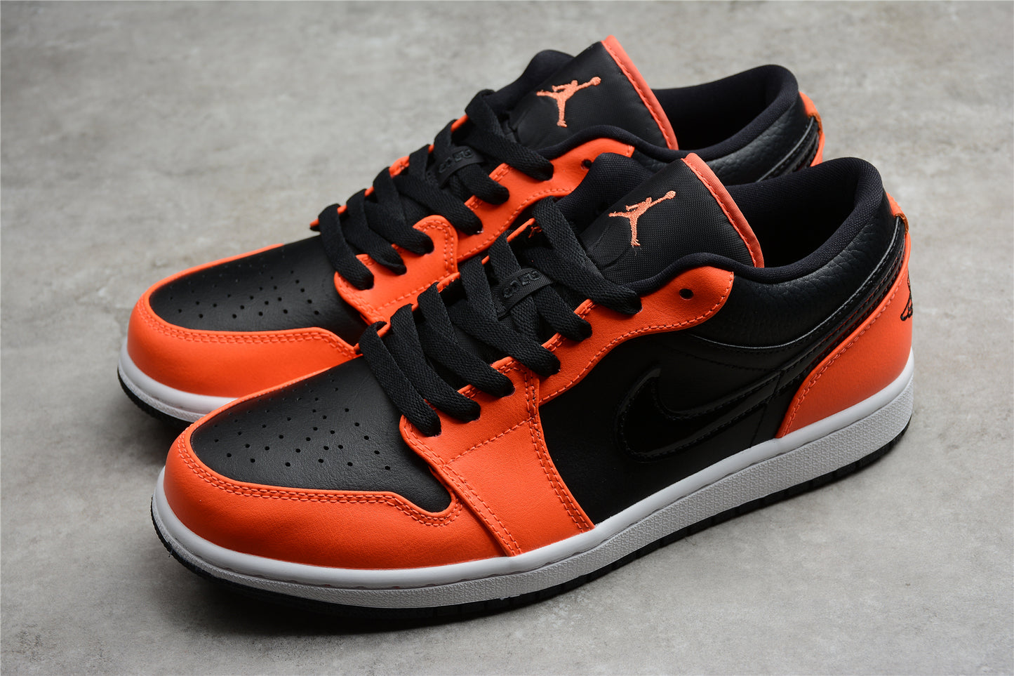 Air Jordan 1 Low SE “Black Orange”