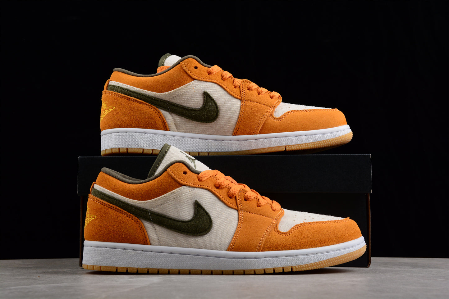 Air Jordan 1 Low SE "Light Curry"