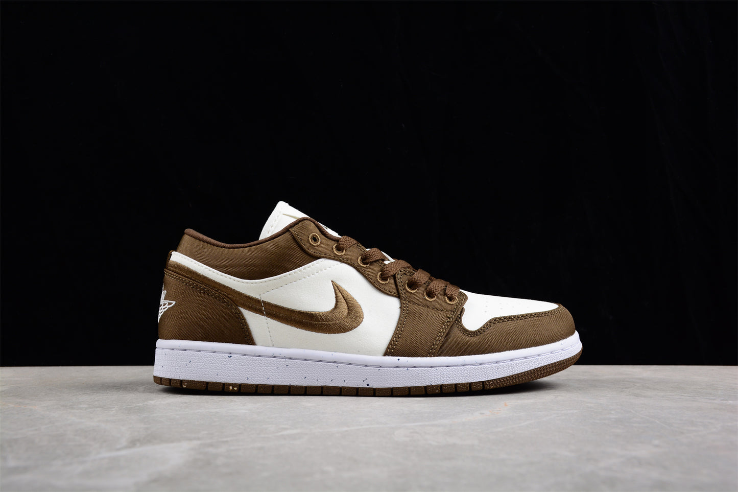 Air Jordan 1 Low SE "Light Olive"