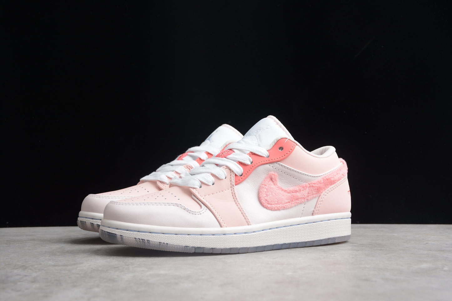 Air Jordan 1 Low SE WMNS "Mighty Swooshers"