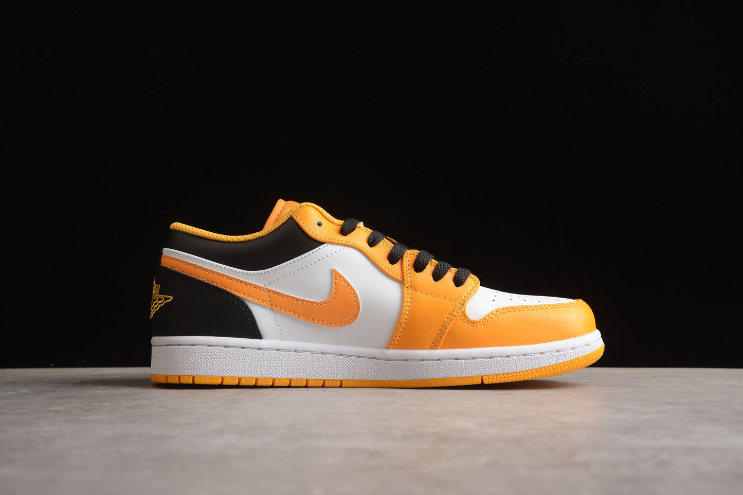 Air Jordan 1 Low "Taxi"