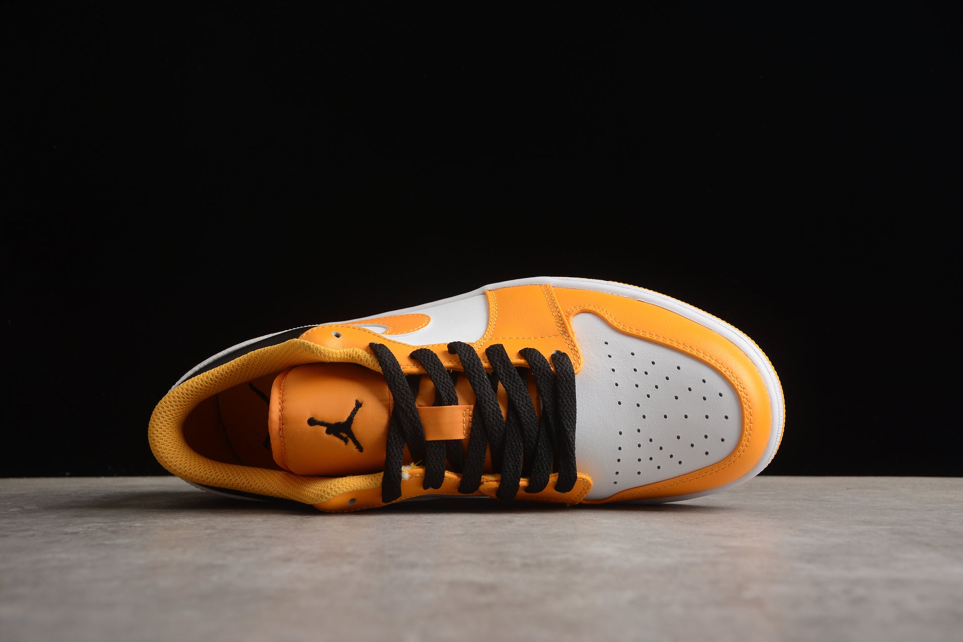 Air Jordan 1 Low "Taxi"