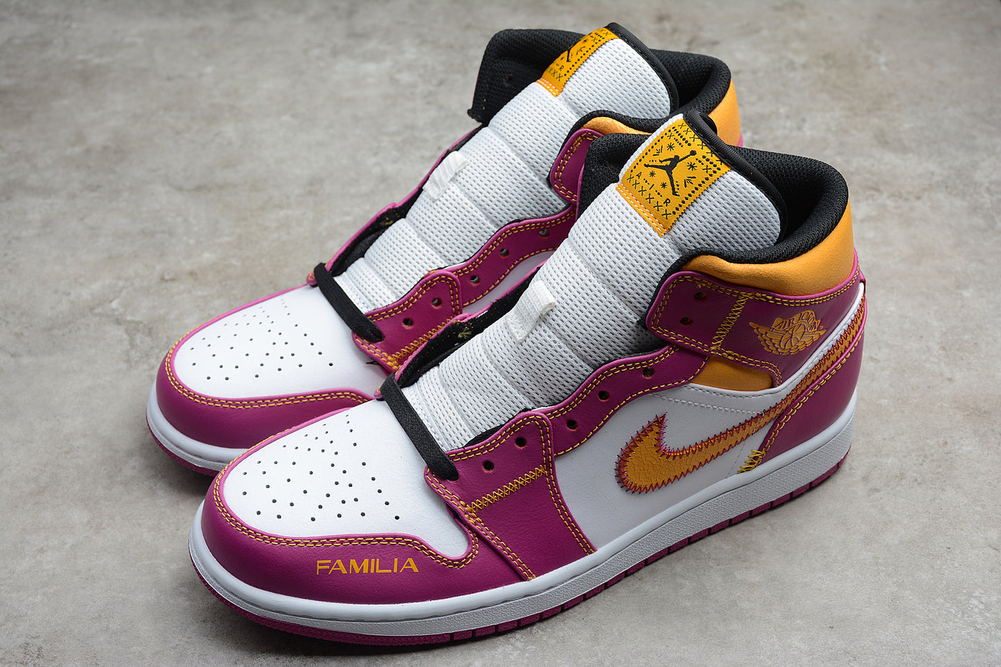 Air Jordan 1 Mid "Familia"