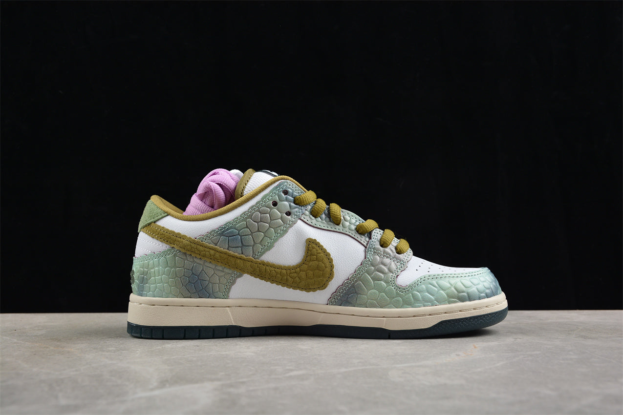 Alexis Sablone x Nike SB Dunk Low