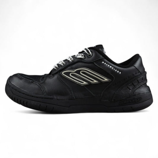 Balenciaga Hamptons Worn Out Pure Black