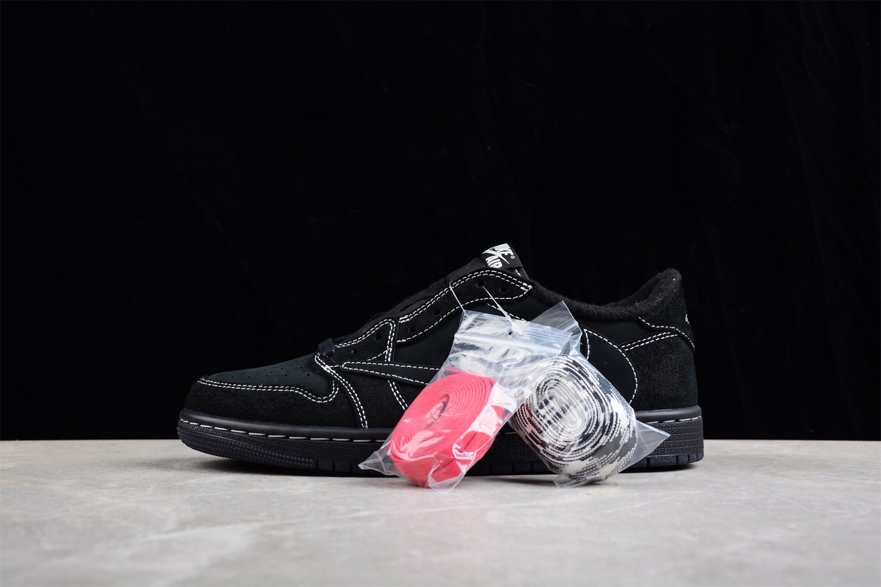 Jordan 1 Retro Low OG SP x Travis Scott "Black Phantom"