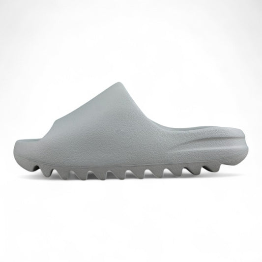 Kanye West x Yeezy Slide "Resin"
