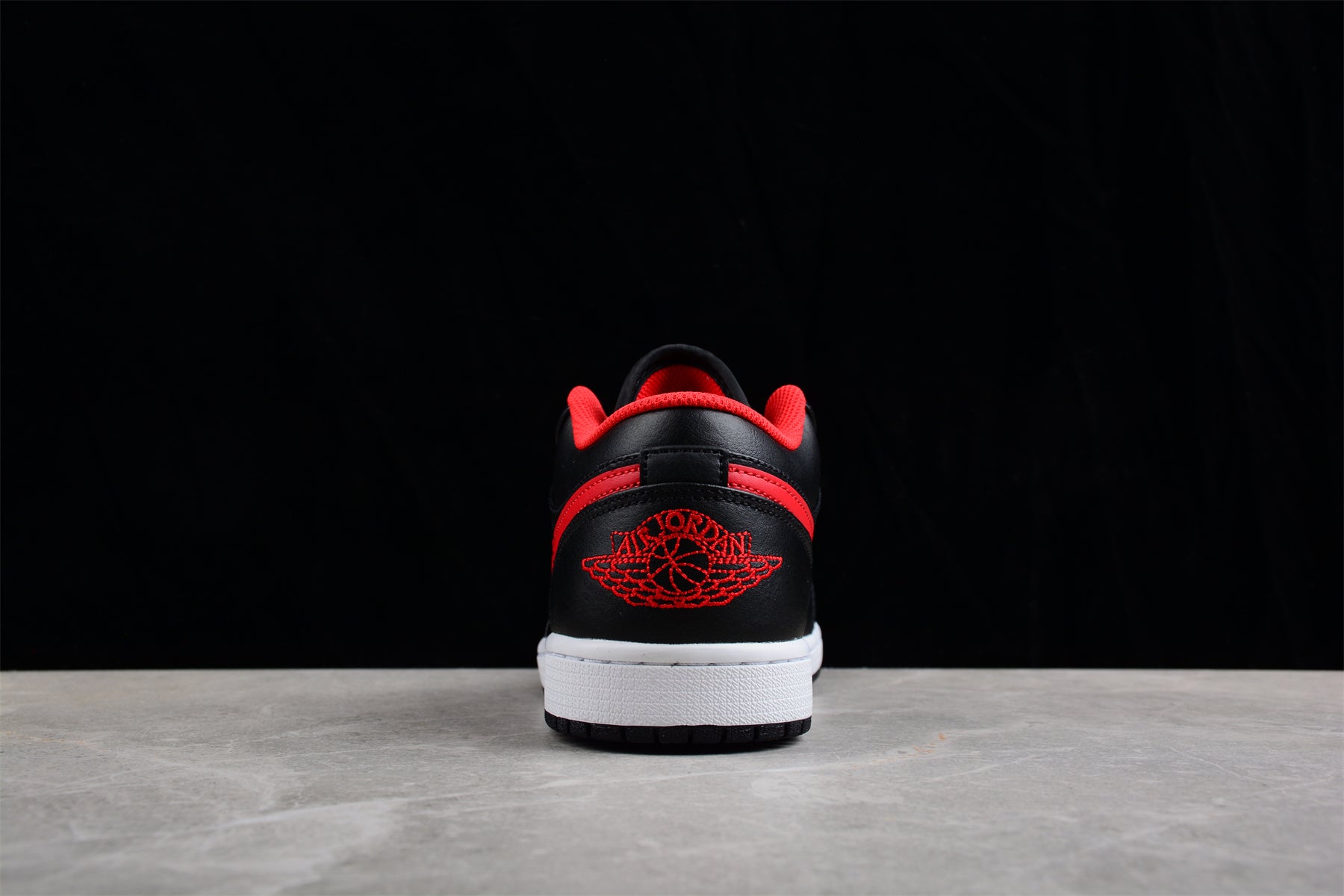 Nike Air Jordan 1 Low (GS) "White Toe"