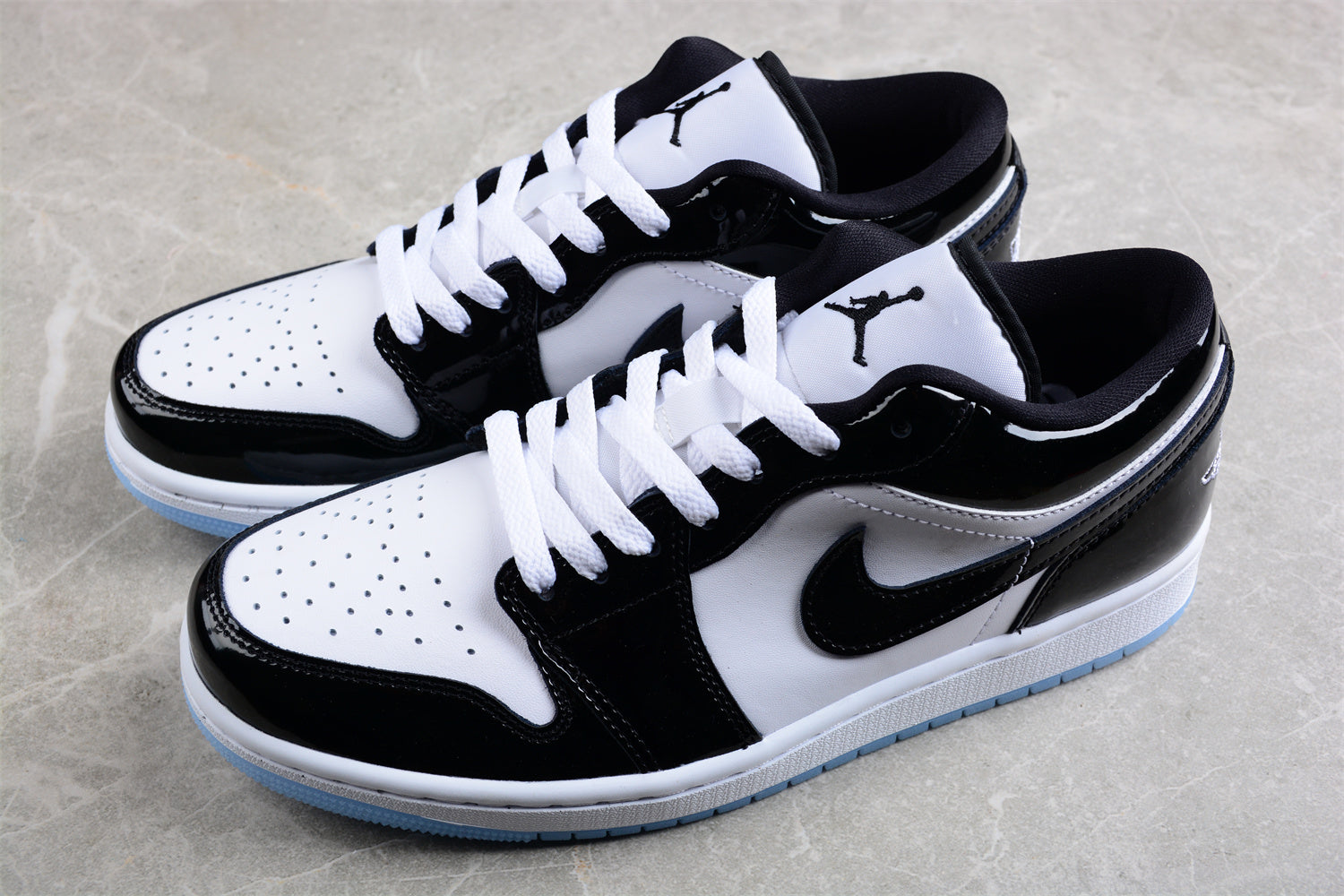 Nike Air Jordan 1 Low SE "Concord"
