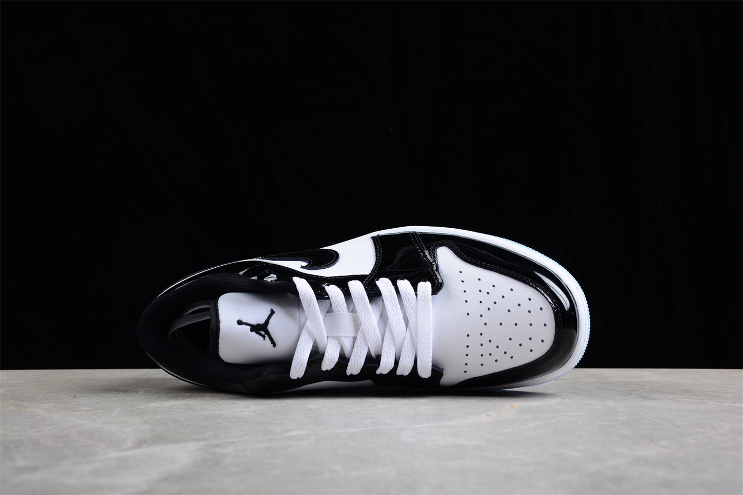 Nike Air Jordan 1 Low SE "Concord"