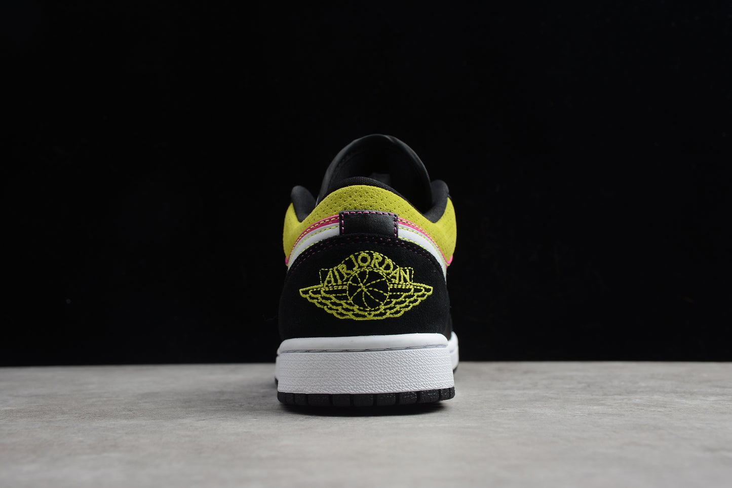 Nike Air Jordan 1 Low SE "Spray Paint"