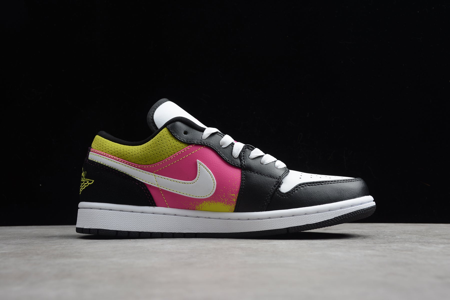 Nike Air Jordan 1 Low SE "Spray Paint"
