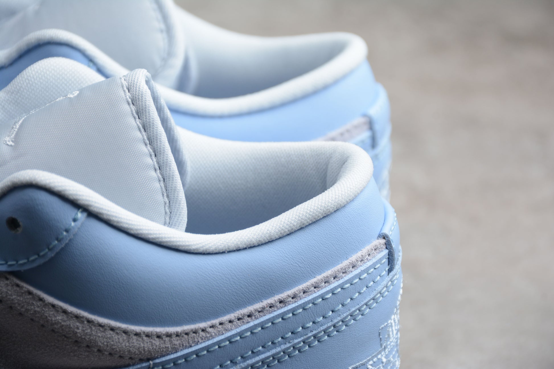 Nike Air Jordan 1 Low W "Football Grey Aluminum"