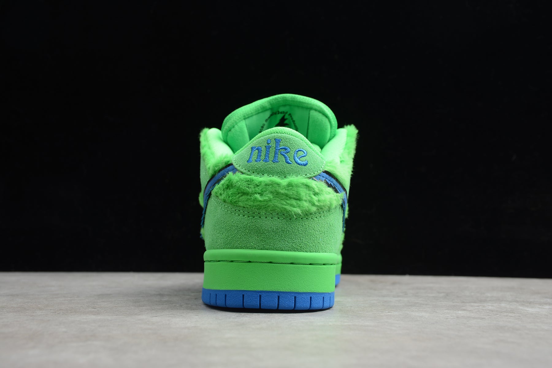  Nike SB Dunk Low Grateful Dead "Green Bear" 