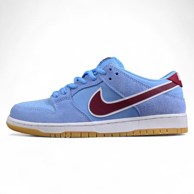 Nike SB Dunk Low “Phillies”