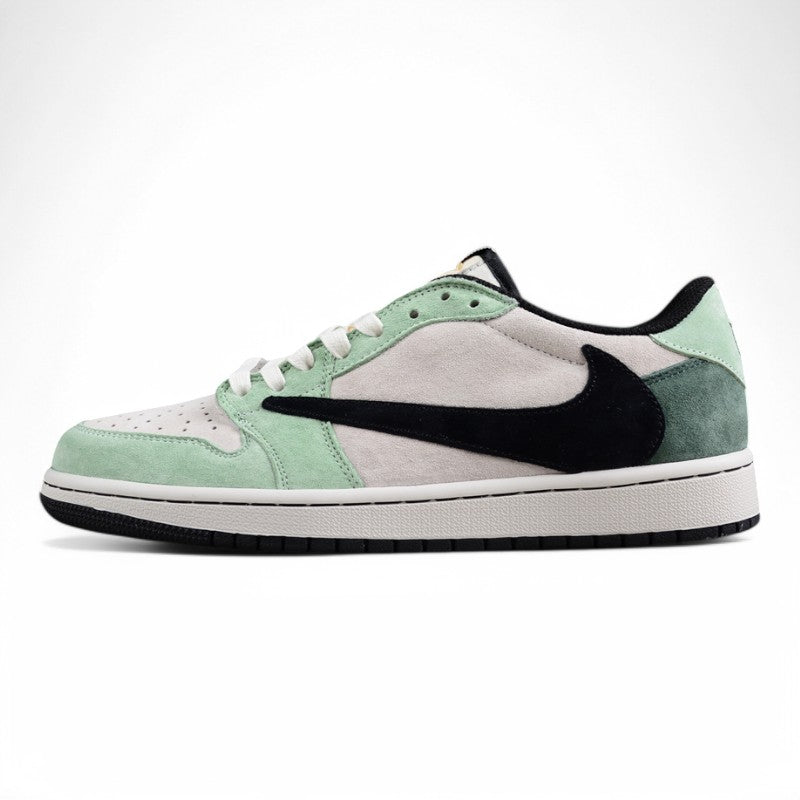 Nike SB Dunk Low "Sea Crystal"