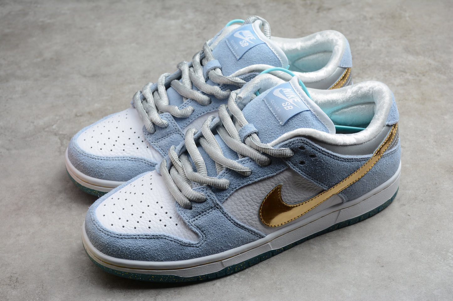  Nike SB Dunk Low x Sean Cliver 