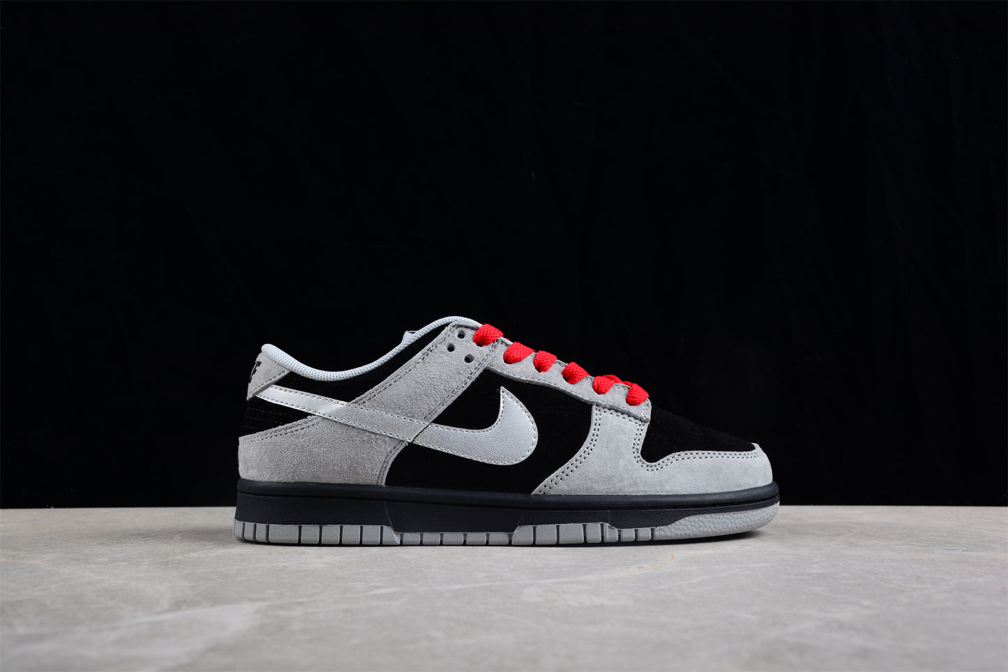 Nike SB Dunk x Otomo Katsuhiro “Grey/Black” 