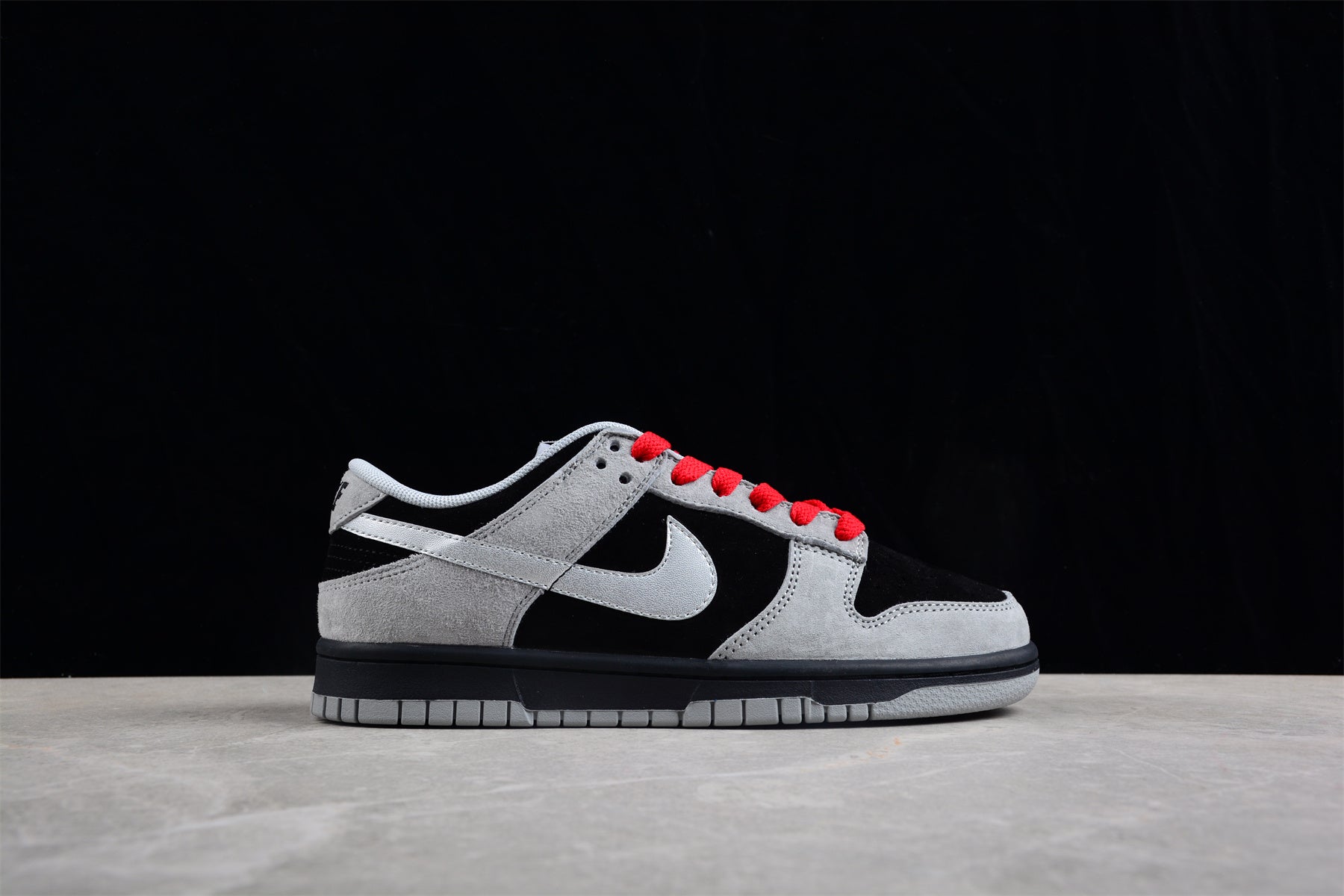Nike SB Dunk x Otomo Katsuhiro “Grey/Black” 