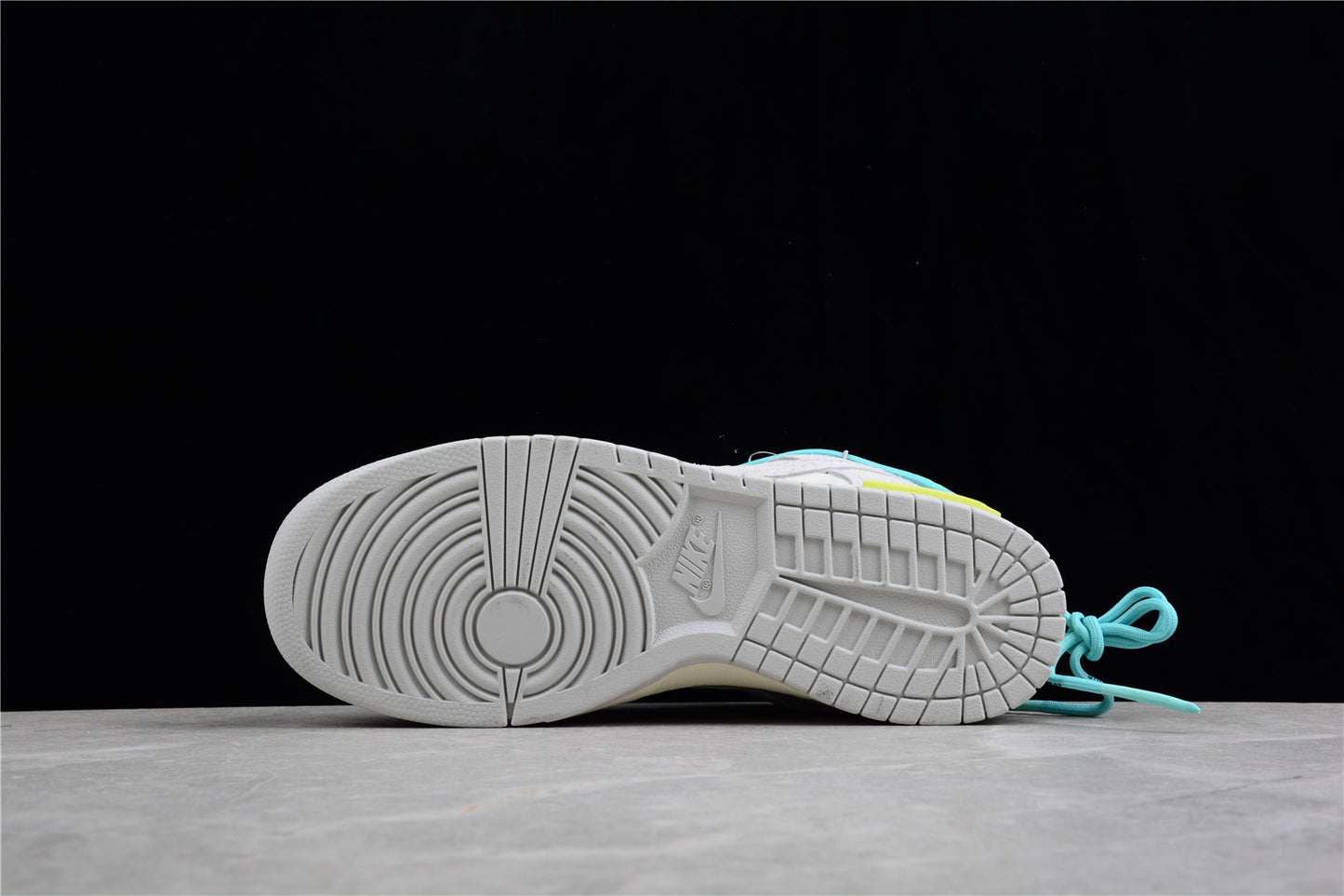 Off-White x Nike SB Dunk Low "The 50"