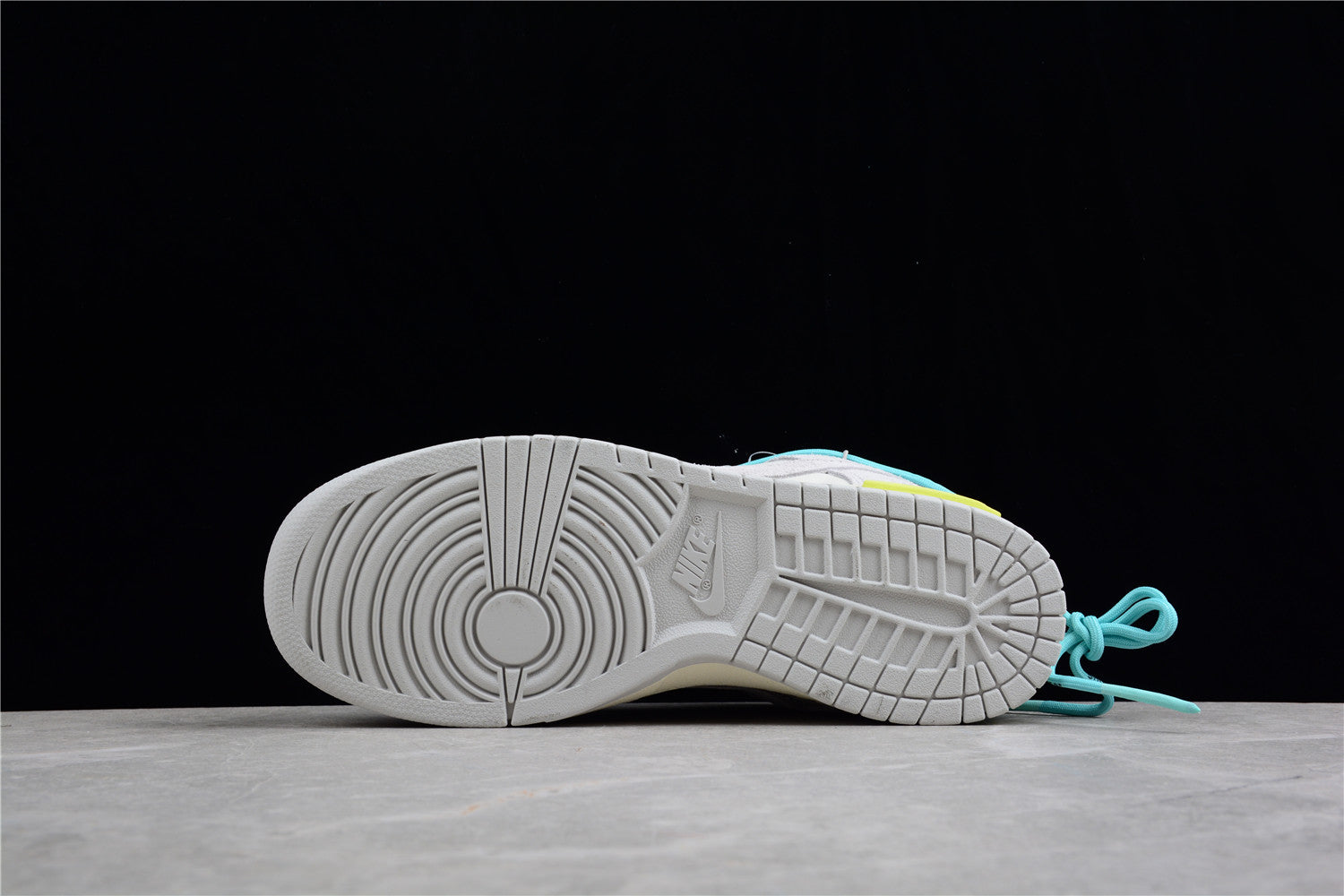 Off-White x Nike SB Dunk Low "The 50"