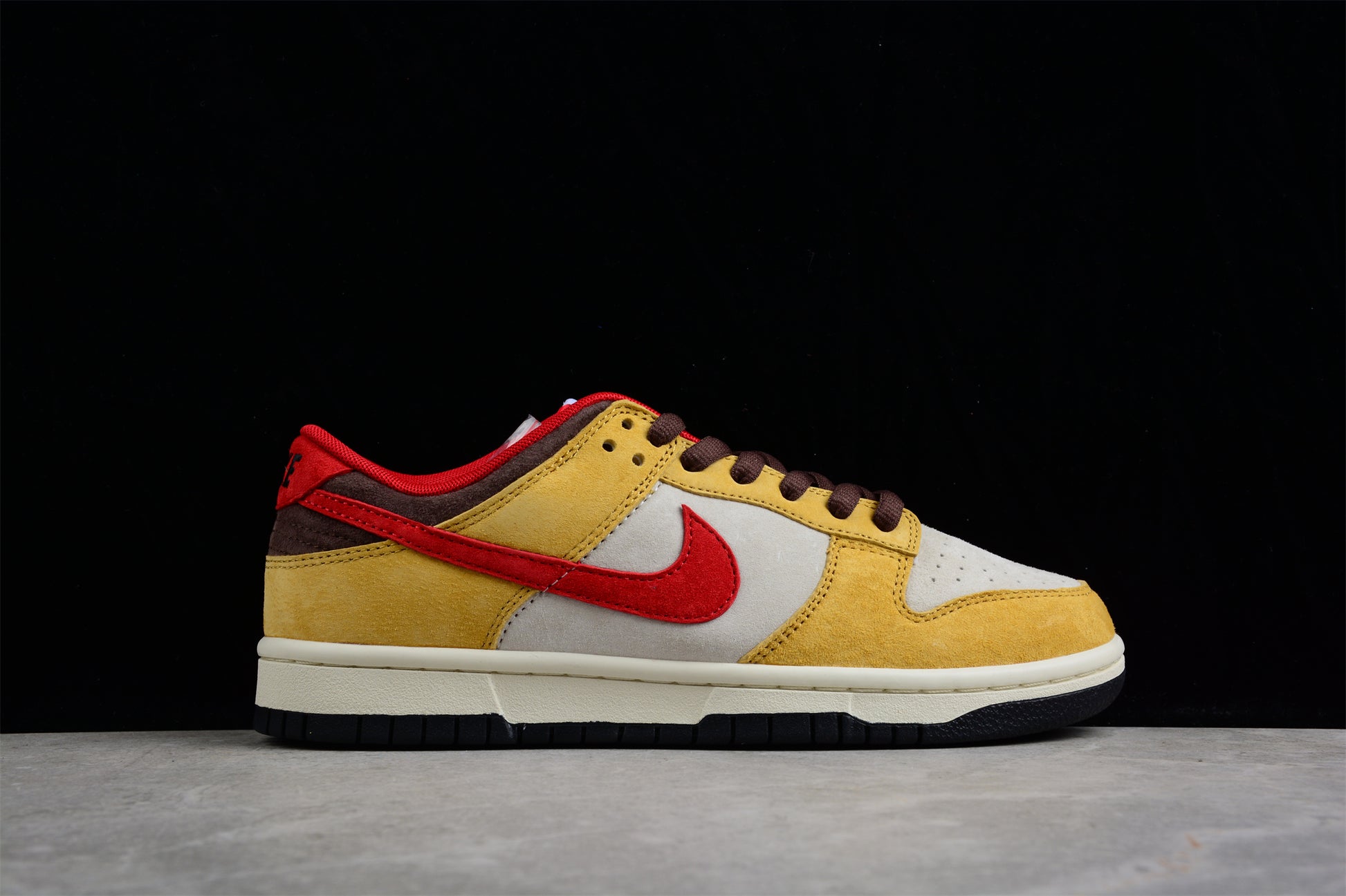Otomo Katsuhiro x Nike SB Dunk Low "Steamboy OST" Yellow