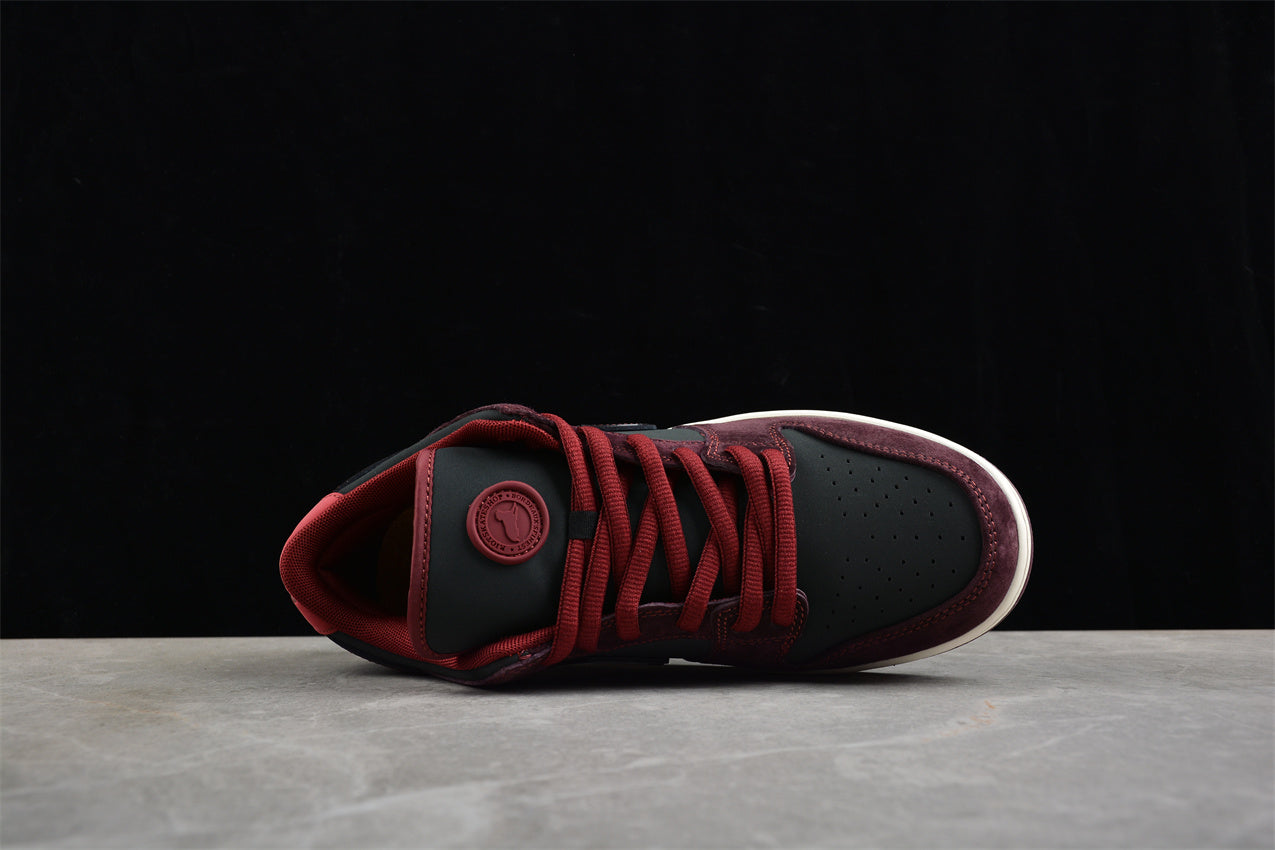 Riot Skateshop x Nike SB Dunk Low