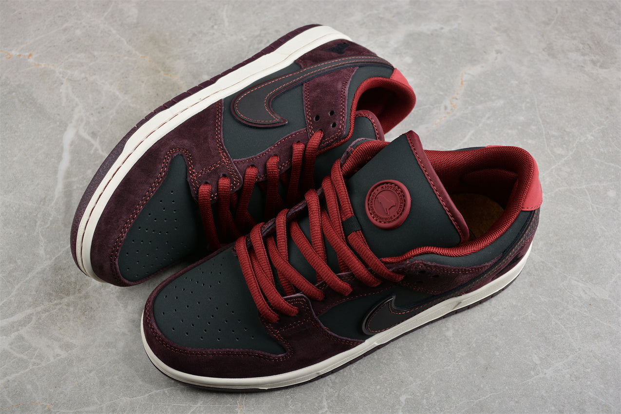 Riot Skateshop x Nike SB Dunk Low
