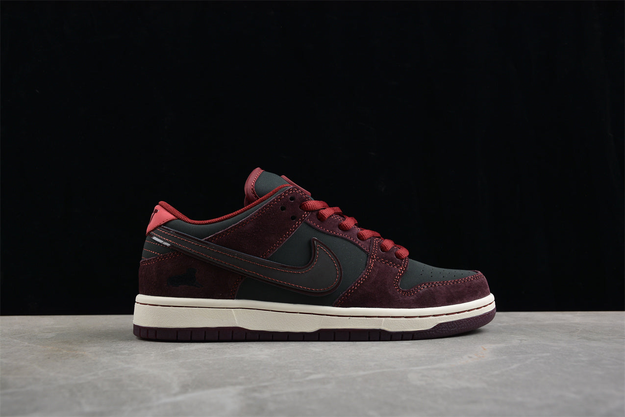 Riot Skateshop x Nike SB Dunk Low