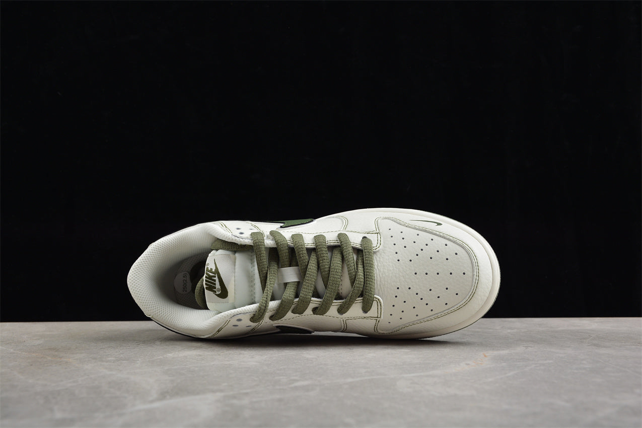SB Dunk Low Supreme x The North Face White Green 