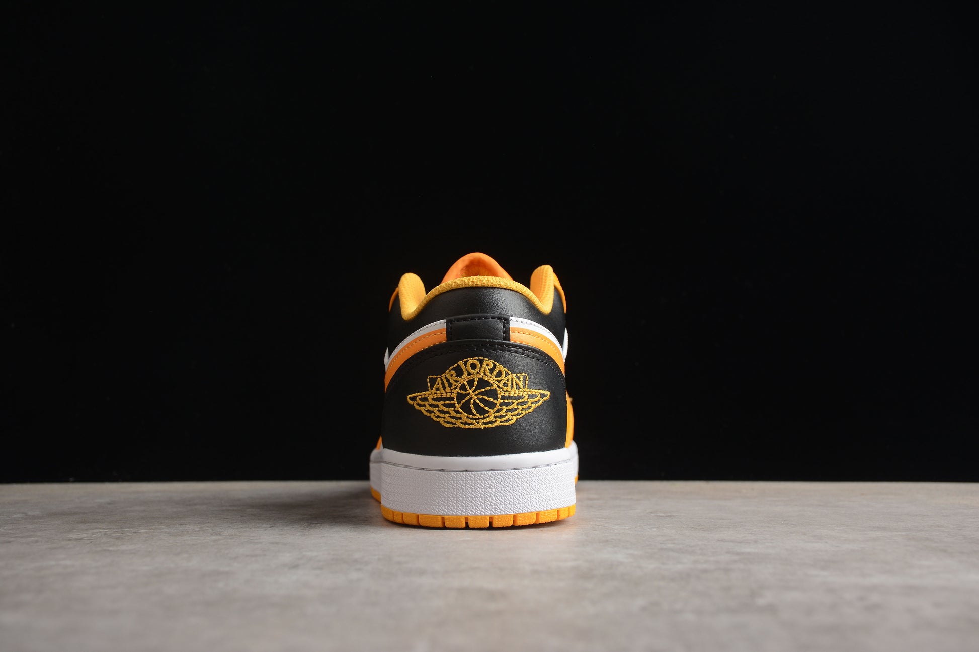 Air Jordan 1 Low "Taxi"