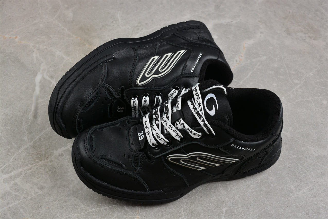 Balenciaga Hamptons Worn Out Pure Black