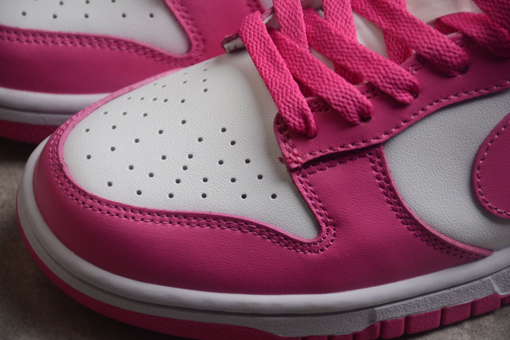 Nike Dunk Low "Laser Fuchsia Pink"