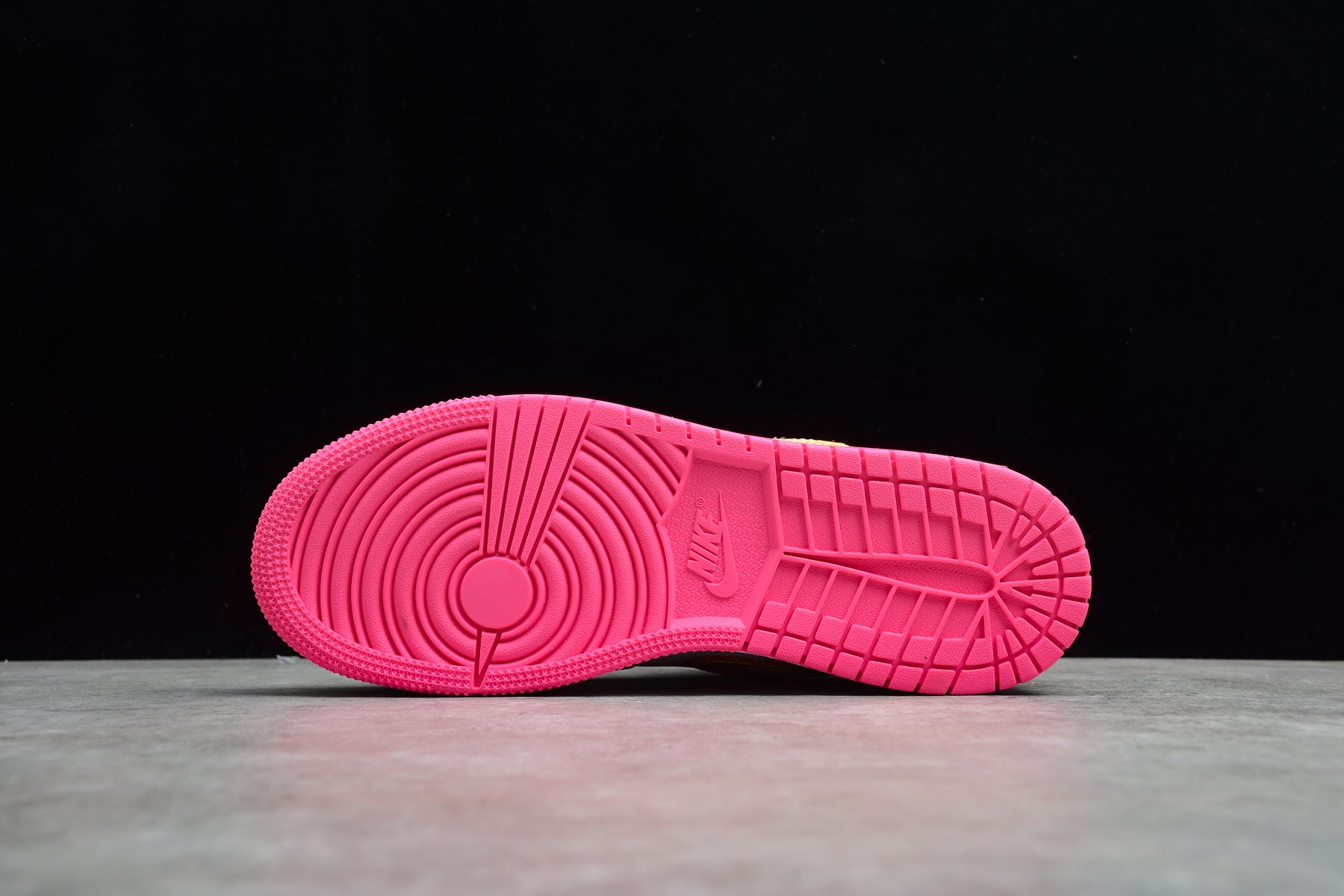 Nike Air Jordan 1 Low GS "Edge Glow"