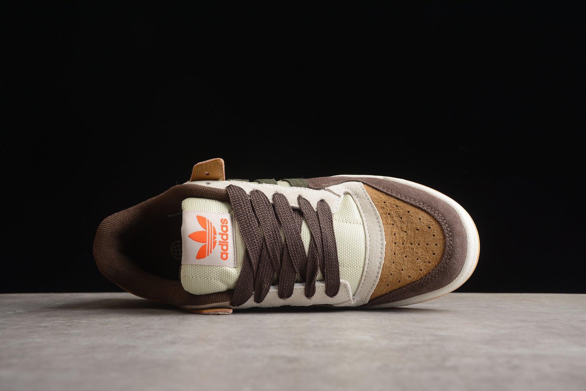 adidas Forum 84 Low CL in Alumina, Branch Brown,