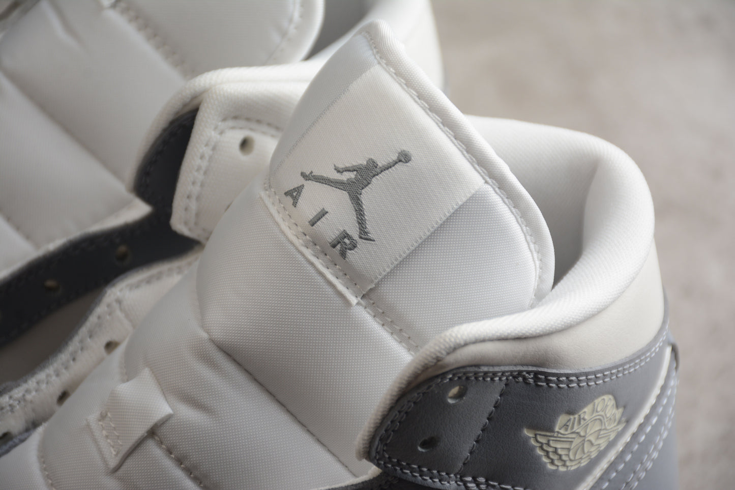 Air Jordan 1 Mid "Stealth Grey"