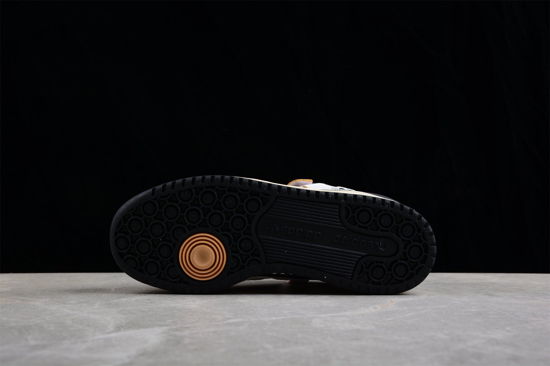 adidas Forum 84 Low in Off White/Core Black - Best Reps Website 2025