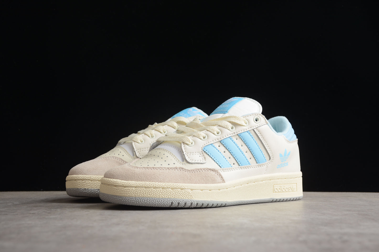 adidas Forum 84 Low CL in Off‑White / Preloved Blue